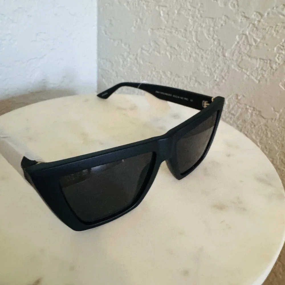DIFF Eyewear Vinona Sunglasses, 100% UV protection, Black, Retro‎ Chic, NWT